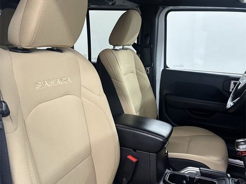 Used 2018 Jeep Wrangler Unlimited Sahara w/ Dual Top Group image 46