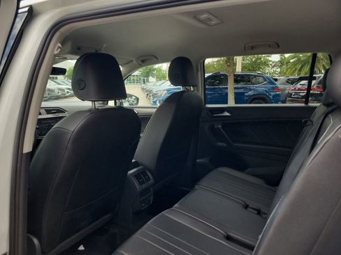 Certified 2022 Volkswagen Tiguan SE FWD image 7