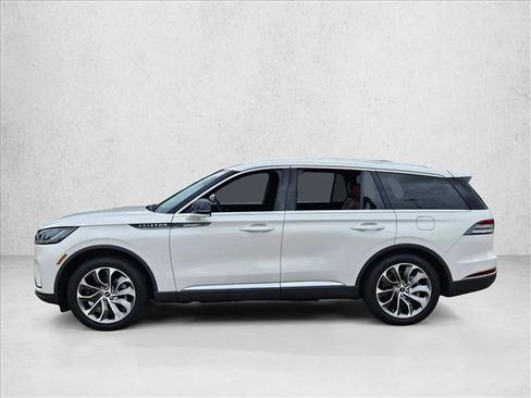 Used 2025 Lincoln Aviator Reserve w/ Illumination Package RWD image 9