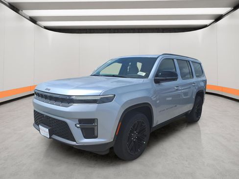 New 2026 Jeep Grand Wagoneer Limited AWD/4WD image 3