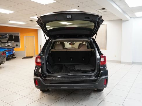 Used 2018 Subaru Outback 3.6R Limited image 10