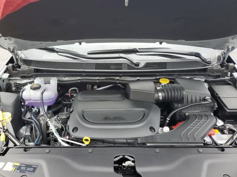 New 2026 Chrysler Pacifica Select image 11