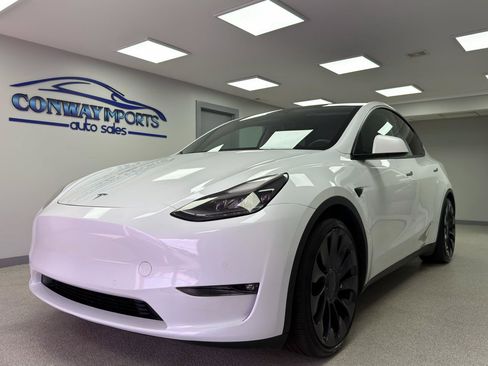 Used 2022 Tesla Model Y Performance AWD/4WD image 1