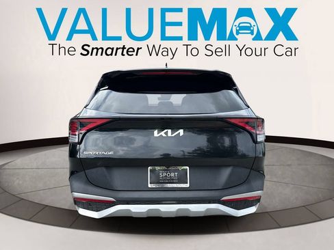 Used 2023 Kia Sportage LX FWD image 4