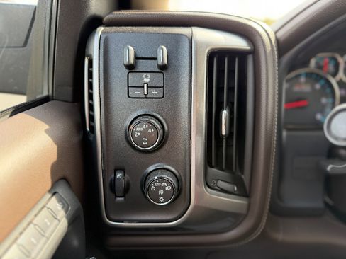Used 2015 Chevrolet Silverado 1500 LTZ Z71 w/ LTZ Plus Package AWD/4WD image 6