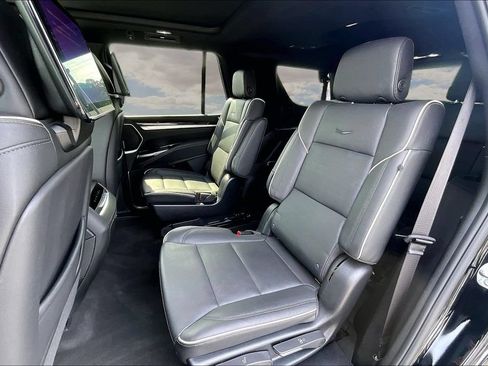 Used 2025 Cadillac Escalade Premium Luxury AWD/4WD image 22