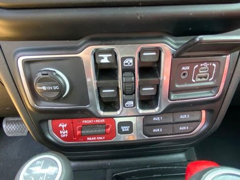 Used 2023 Jeep Wrangler Unlimited Rubicon 4xe image 23