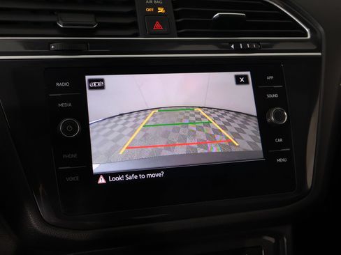 Used 2024 Volkswagen Tiguan SE R-Line AWD/4WD image 6