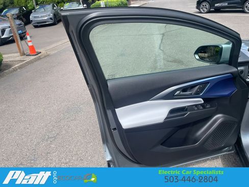 Used 2025 Chevrolet Equinox EV LT FWD image 20