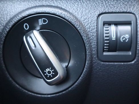 Used 2011 Volkswagen Tiguan S AWD/4WD image 28
