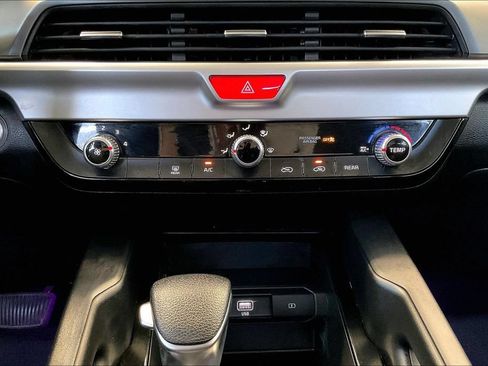 Used 2021 Kia Telluride LX FWD image 33