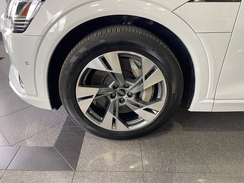 Used 2023 Audi e-tron Premium Plus w/ Premium Plus Package AWD/4WD image 22