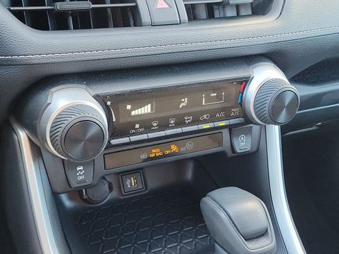 Used 2025 Toyota RAV4 LE image 18