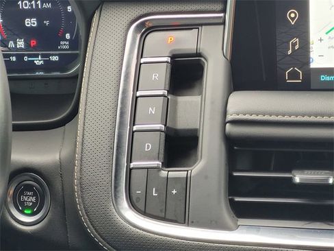 Used 2023 GMC Yukon XL SLT w/ SLT Premium Package image 15