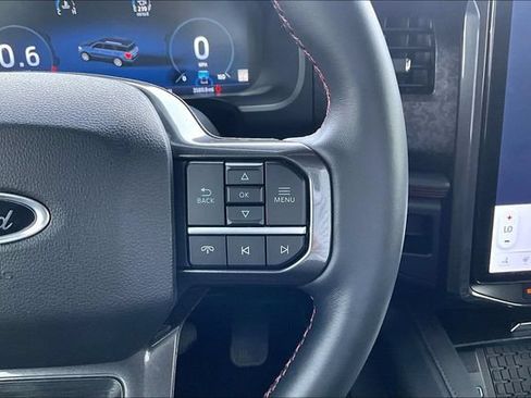 Used 2024 Ford Expedition Limited AWD/4WD image 12