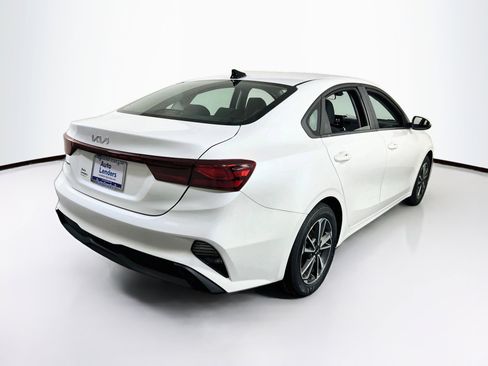 Used 2023 Kia Forte LXS w/ LXS Technology Package FWD image 5