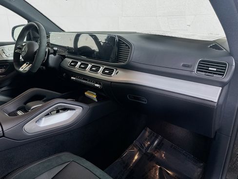 New 2025 Mercedes-Benz GLE 53 AMG 4MATIC Coupe image 30