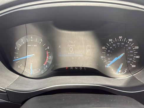 Used 2018 Ford Fusion SE FWD image 34