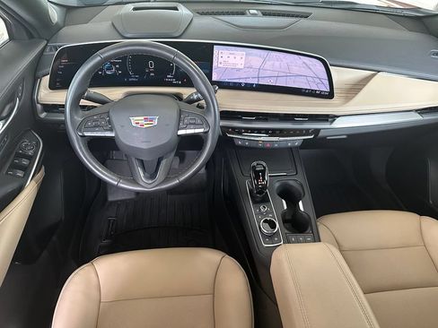 Used 2025 Cadillac XT4 Premium Luxury w/ Technology Package AWD/4WD image 16