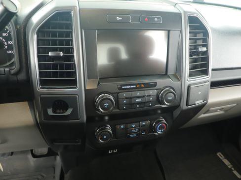 Used 2020 Ford F150 XLT image 12
