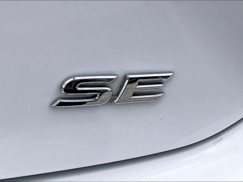 Used 2025 Toyota Camry SE FWD image 10