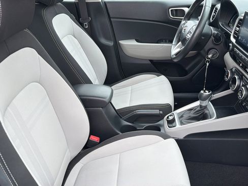 Certified 2023 Hyundai Venue SEL FWD image 25