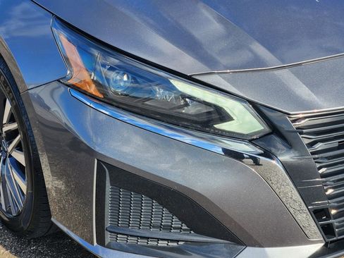 Used 2024 Nissan Altima 2.5 SV image 9