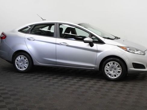 Used 2014 Ford Fiesta S FWD image 3
