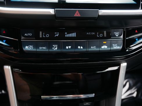 Used 2017 Honda Accord EX-L image 23
