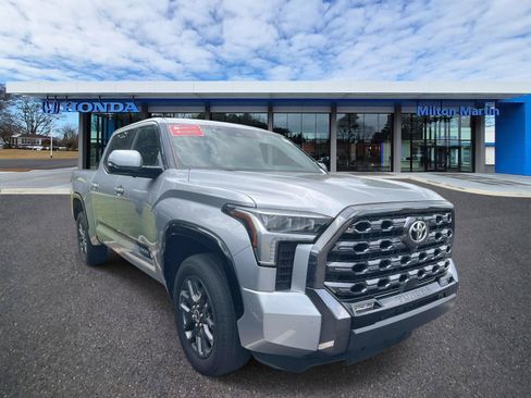 Used 2023 Toyota Tundra Platinum AWD/4WD image 1