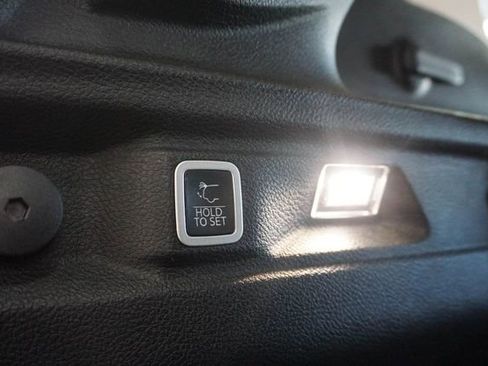 Used 2022 Jeep Grand Cherokee L Limited AWD/4WD image 18