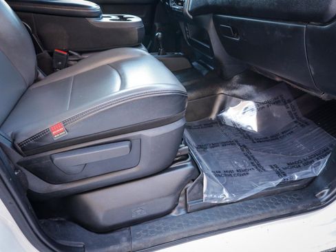 Used 2022 RAM 2500 Tradesman w/ Chrome Appearance Group image 24