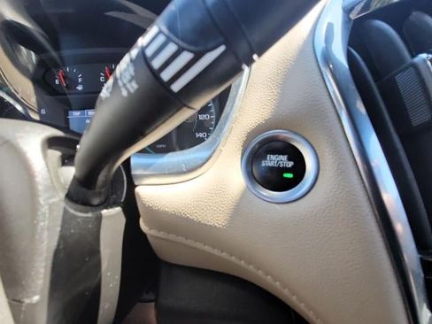 Used 2023 Chevrolet Traverse LS FWD image 16