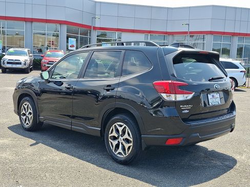 Used 2021 Subaru Forester Premium AWD/4WD image 5