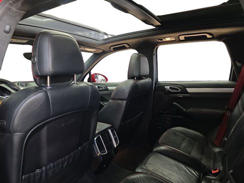 Used 2016 Porsche Cayenne GTS image 13
