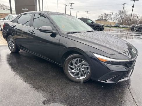 Used 2024 Hyundai Elantra SEL image 19