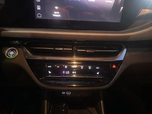 Used 2024 Buick Envista Avenir FWD image 21