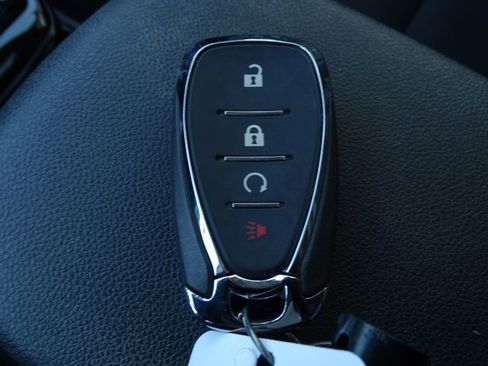 Used 2024 Chevrolet Trax ACTIV w/ Sunroof Package image 38