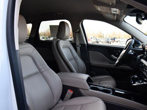 Used 2023 Lincoln Corsair Standard image 16