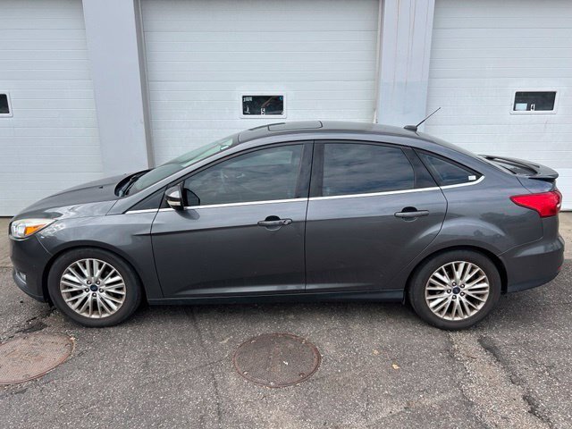 Certified 2018 Ford Focus Titanium FWD image 3