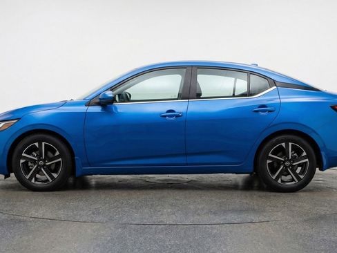 Used 2025 Nissan Sentra SV image 5