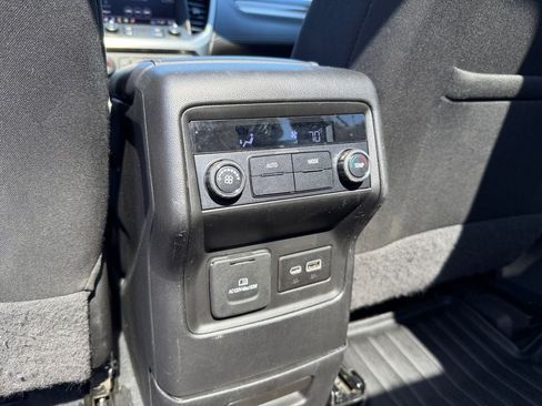 Used 2022 GMC Acadia SLE w/ Driver Convenience Package AWD/4WD image 32