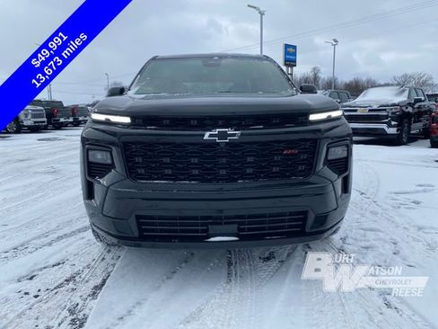 Used 2025 Chevrolet Traverse RS image 12