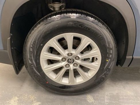 Used 2024 Toyota Grand Highlander XLE image 37