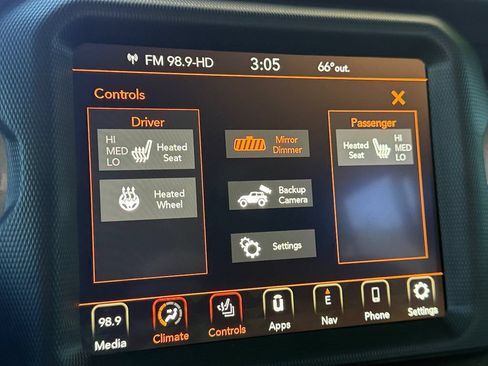 Certified 2022 Jeep Wrangler Unlimited Sahara w/ Cold Weather Group AWD/4WD image 19