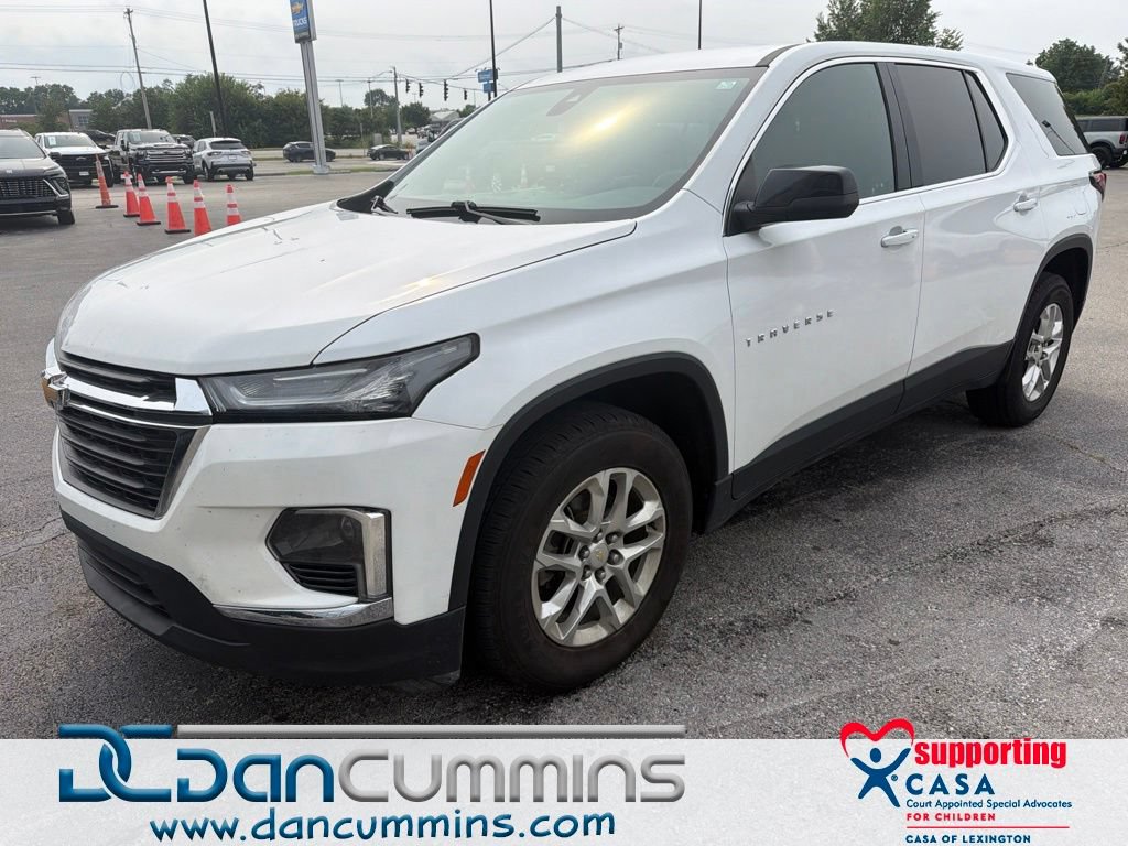 Used 2023 Chevrolet Traverse LS FWD image 1