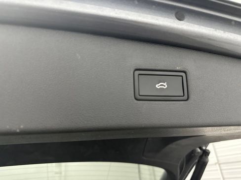 Used 2024 Volkswagen Tiguan SE R-Line w/ MDO Package, Three-Row FWD image 33