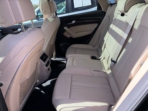 Used 2023 Audi Q5 2.0T Premium Plus w/ Premium Plus Package AWD/4WD image 16