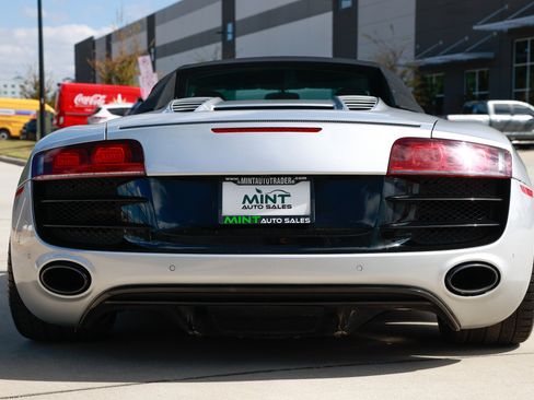 Used 2011 Audi R8 V10 image 12