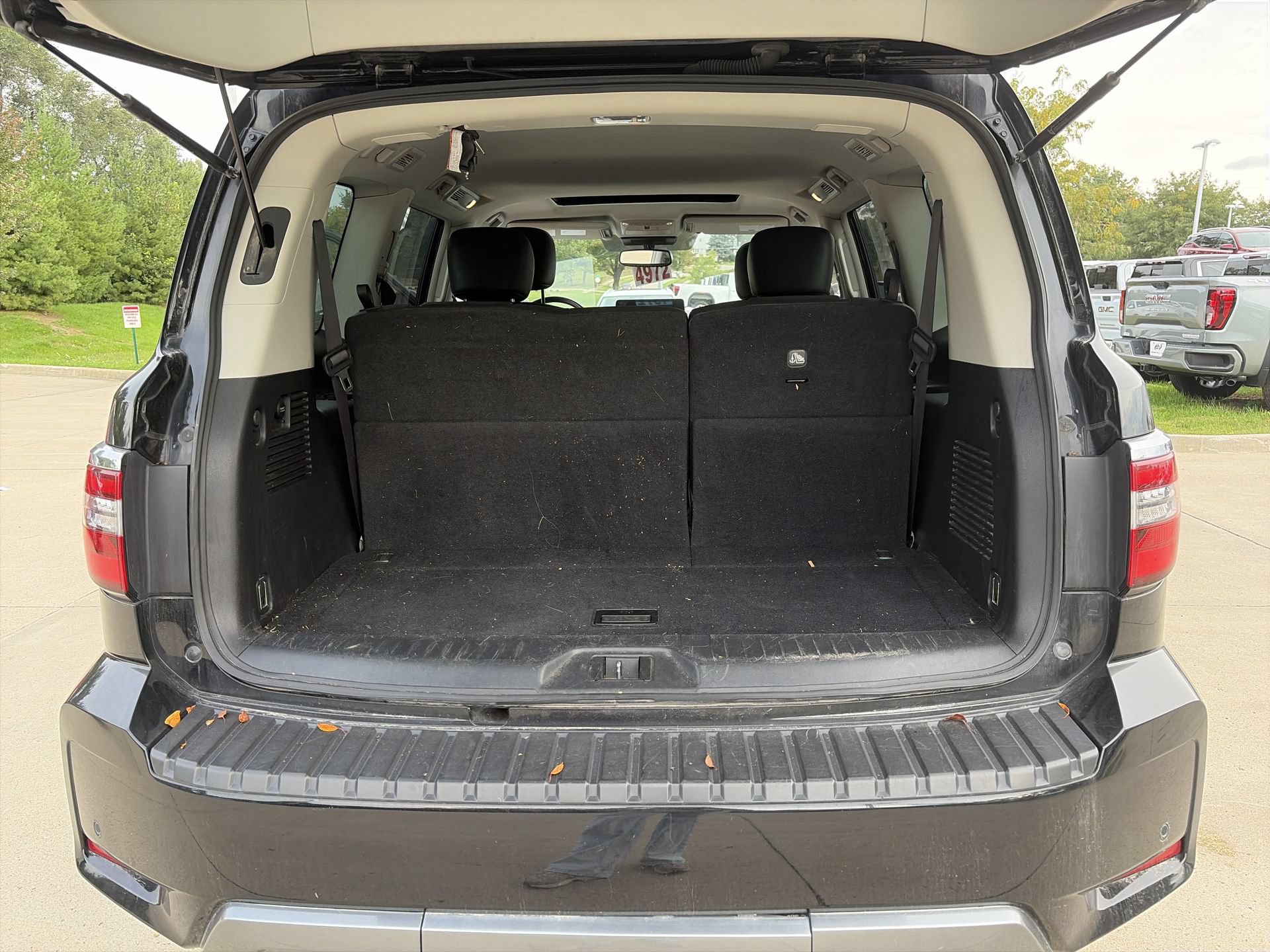 Used 2022 Nissan Armada SL w/ Captain's Chairs Package AWD/4WD image 28